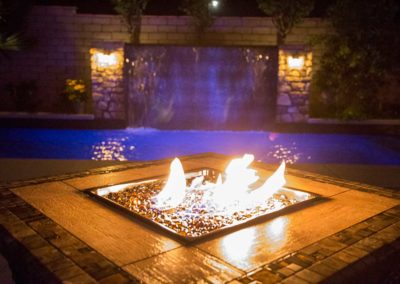 Pool-Features-water-wall-fire-pit-vegas-1-2.JPG