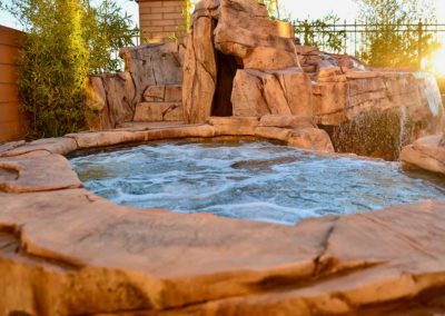 Pool-features-artificial-rock-work-spa-grotto-vegas-1-78