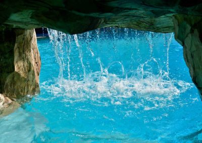 Pool-features-grotto-vegas-1-118