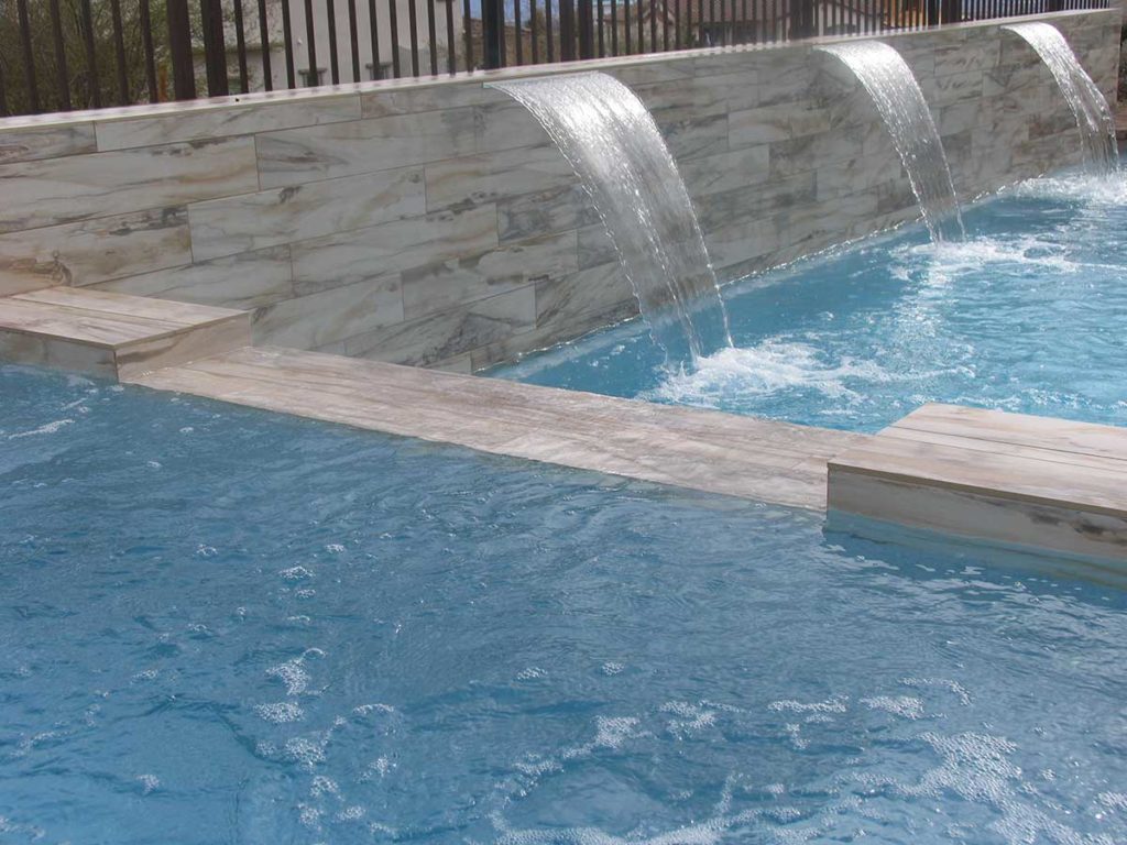 Pool-features-sheers-spa-spillway-tiled-spa-danm-wall-vegas-1-59